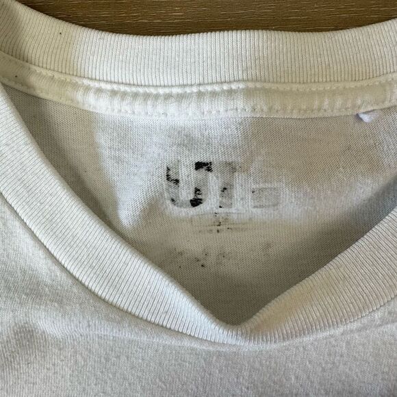 KAWS x Uniqlo Size S/M Gone Tee Shirt White Furry Companion Graphic Streetwear - Picture 2 of 5